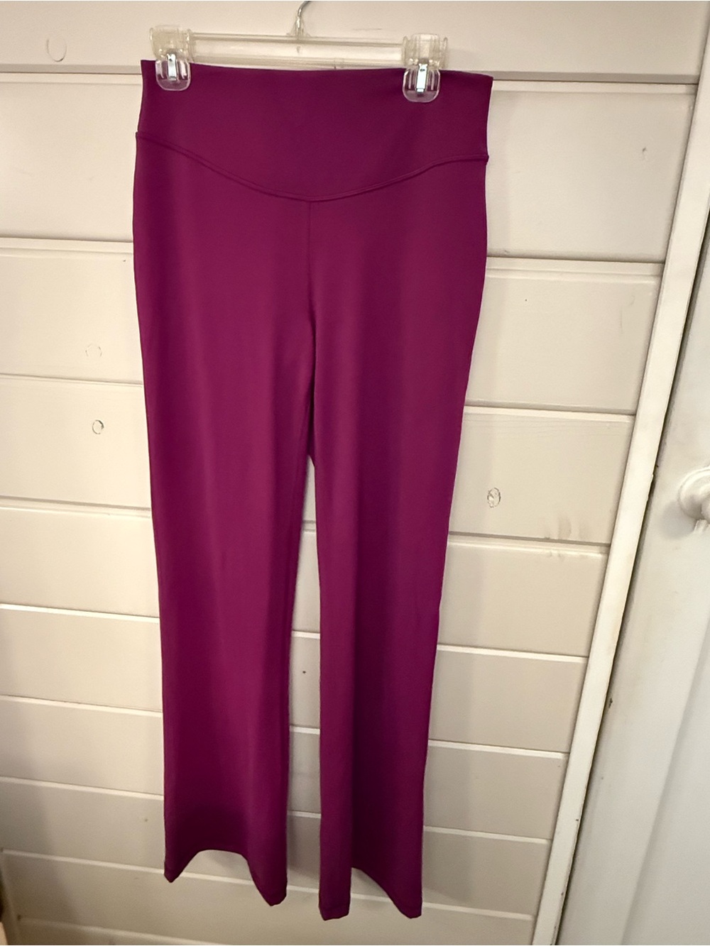 Size 10 Lulu.  Wunder Under SmoothCover bootcut pant - 34 inch inseam